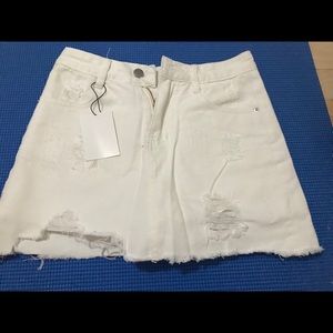 Super cute white jean skirt